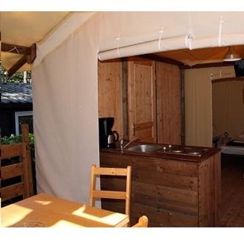 TENDA IN TELA E LEGNO 4 persone - Cabane Lodge Standard 20m² 2 camere da letto + asciugamani e lenzuola + terrazza coperta + TV
