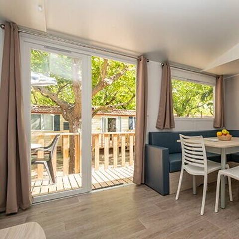 Stacaravan 6 personen - Comfort | 3 slaapkamers | 6 pers | Verhoogd terras | Airconditioning