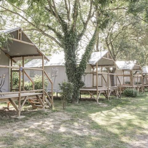 CANVAS AND WOOD TENT 4 people - Lodge on stilts Comfort without sanitary facilities