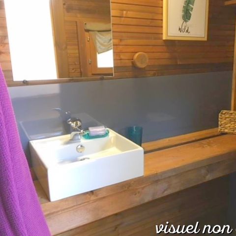 PLOT - Premium package: 10A pitch equipped with a Freecamp (hut with sanitary facilities and open kitchen)