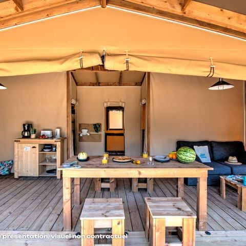 Tente en toile et en bois 6 personnes - Cabane Cotton Toilée Confort 35m² + TV
