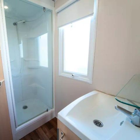 Stacaravan 4 personen - 3 kamers 4 personen Airconditioning + TV