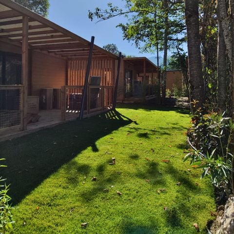 Chalet 4 personen - Komfort 35m² - 2 Zimmer + Überdachte Terrasse + Reversible Klimaanlage + TV