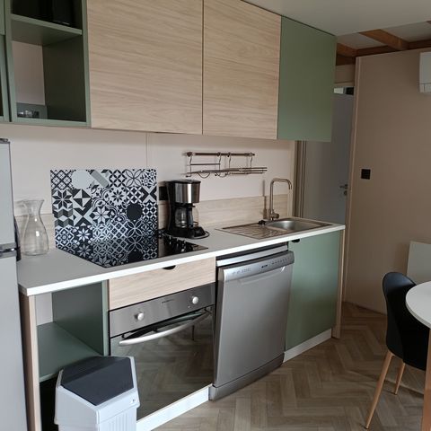 Chalet 4 Personen - Komfort 35m² - 2 Zimmer + Überdachte Terrasse + Reversible Klimaanlage + TV