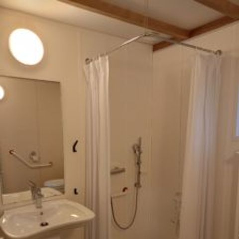 Chalet 4 Personen - PMR Komfort - 2 Zimmer + Überdachte Terrasse + Klimaanlage + TV