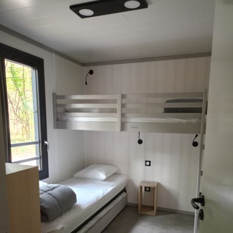 CHALET 4 personnes - Premium 42m² - 2 chambres + Terrasse couverte + Clim réversible + TV