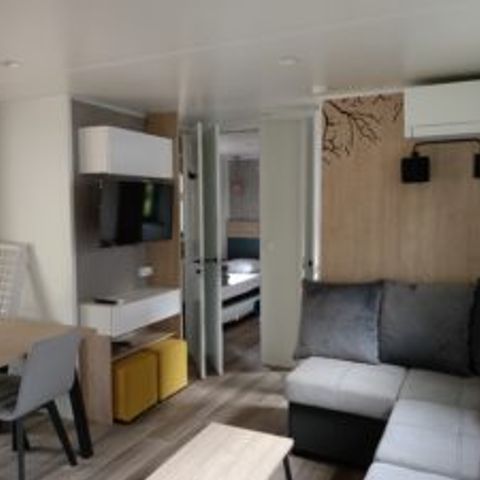 MOBILE HOME 6 people - Premium 40m² - 3 bedrooms - 2 bathrooms + Covered terrace + Reversible air conditioning + TV