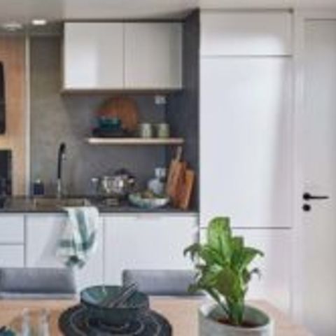 Mobilheim 4 Personen - SPA Premium 40m² - 2 Schlafzimmer + Überdachte Terrasse + Reversible Klimaanlage + TV