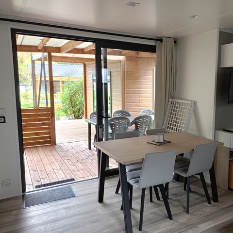 BUNGALOW 6 personnes - SPA Premium 40m² - 3 chambres - 2 salles de bain + Terrasse + Clim réversible + TV