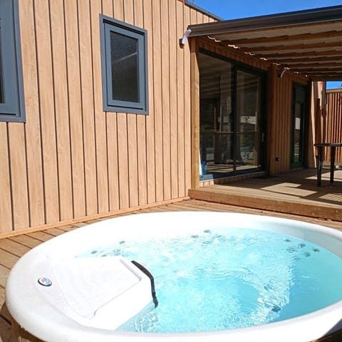 MOBILHOME 6 personas - SPA Premium 40m² - 3 habitaciones - 2 baños + Terraza + Aire acondicionado reversible + TV