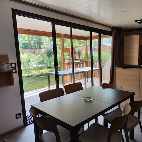 Chalet 6 Personen - Premium 56m² - 3 Schlafzimmer + Überdachte Terrasse + Reversible Klimaanlage + TV