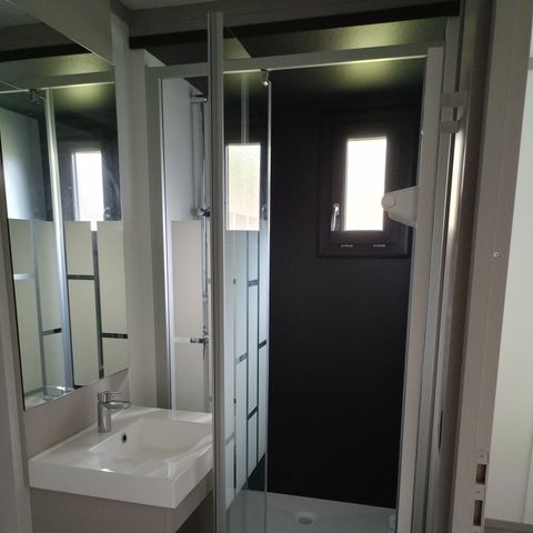 Chalet 6 personen - Premium 56m² - 3 kamers + Overdekt terras + Omkeerbare airconditioning + TV