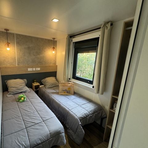 Stacaravan 8 personen - Premium - 4 slaapkamers - 3 badkamers + Overdekt terras + Omkeerbare airconditioning + TV