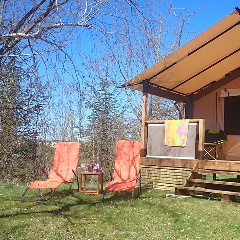 Canvas and wooden tent 4 persons - VICTORIA'S LODGE without sanitary facilities