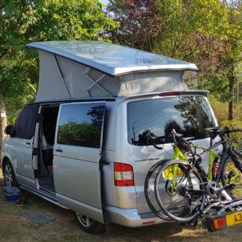 STAANPLAATS - Pakket met auto