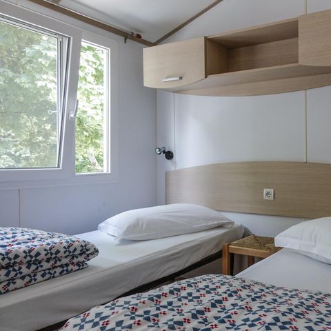 BUNGALOW 2 personnes - frigo mais pas de cuisine