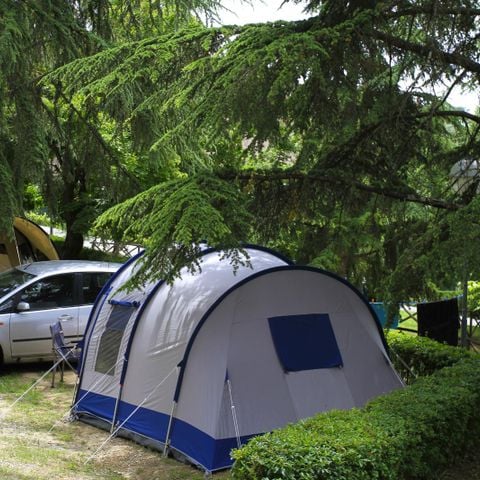 Kampeerplaats - Tent en auto