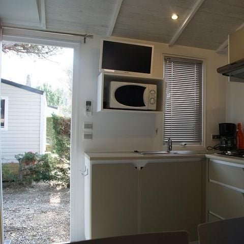 Mobilheim 4 personen - Mobilheim Cipressino Confort 22m² - 2 Schlafzimmer - halbüberdachte Terrasse - Klimaanlage - -.