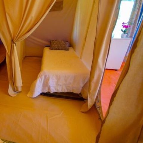 BUNGALOW DE LONA 6 personas - ROCAMADOUR sin instalaciones sanitarias
