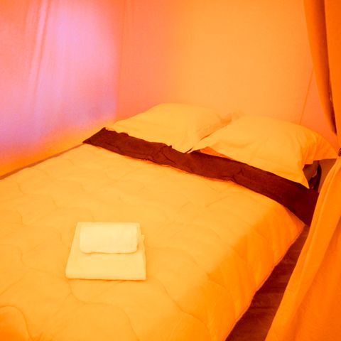 BUNGALOW DE LONA 6 personas - ROCAMADOUR sin instalaciones sanitarias