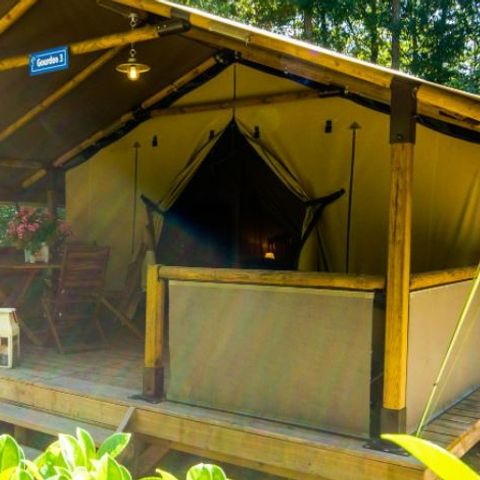 Tente en toile et en bois 5 personnes - Lodge Gourdon (sans sanitaires)