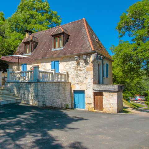House 4 persons - Versailles Estate