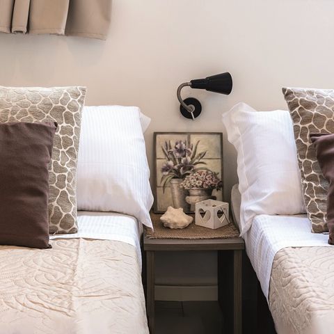 BUNGALOW 4 personnes - 2 chambres / 1 salle de bain - terrasse couverte