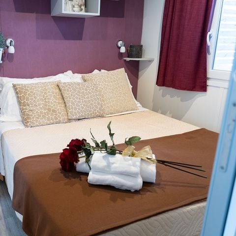 Mobile home 4 persons - 3 bedrooms / 2 bathrooms - covered terrace