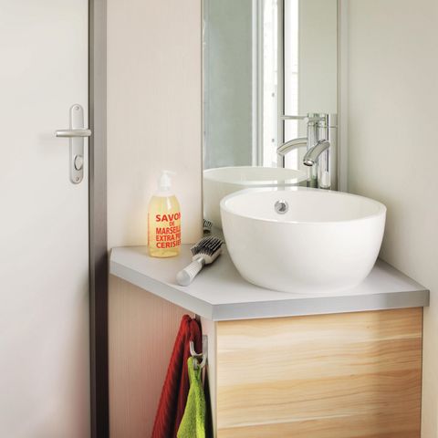 Stacaravan 4 personen - Standaard 27 m² 2 slaapkamers inclusief 7 m² halfoverdekt terras + TV