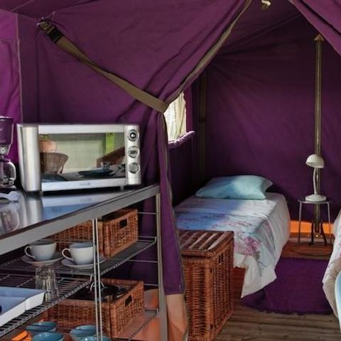Glamping tent 5 persons - Freeflower Standard 37m² 2 bedrooms including covered terrace 13m² - without sanitary facilities