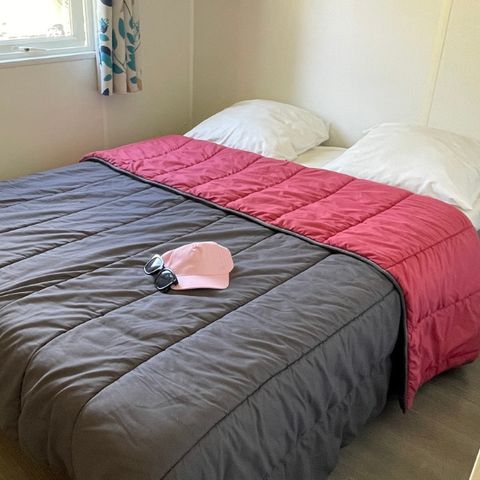 Glamping tent 5 persons - Standard 27m² 2 bedrooms with WC - no bathroom + covered terrace