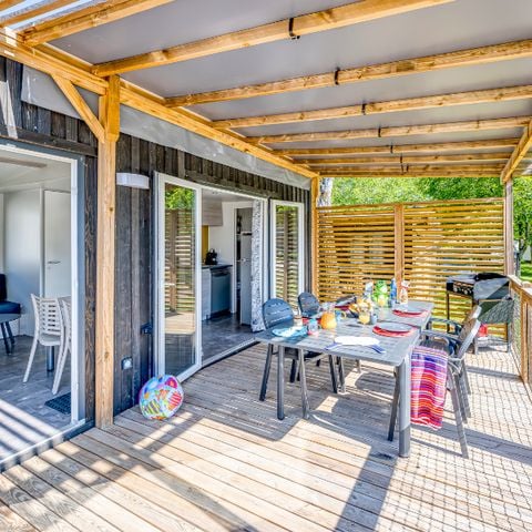 Mobilheim 6 personen - Homeflower Premium 35m² - 3 Schlafzimmer - Halboffene Terrasse - TV - Bettwäsche - Handtücher - KLIMAANLAGE
