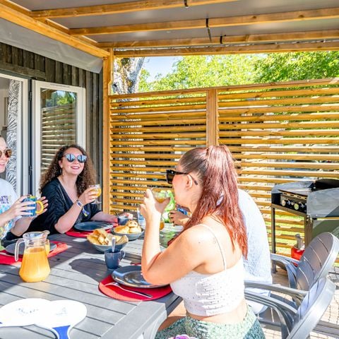 MOBILHOME 4 personnes - Homeflower Premium 29m² - 2 chambres + terrasse semi-couverte + TV + draps + serviettes + CLIM