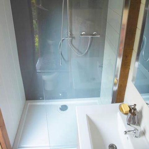 Pitch - Premium package: 10A pitch with freecamp