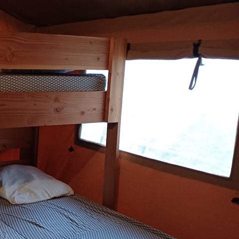 Tent 5 personen - Orri (zonder water, zonder sanitair) 5 personen - 2 slaapkamers