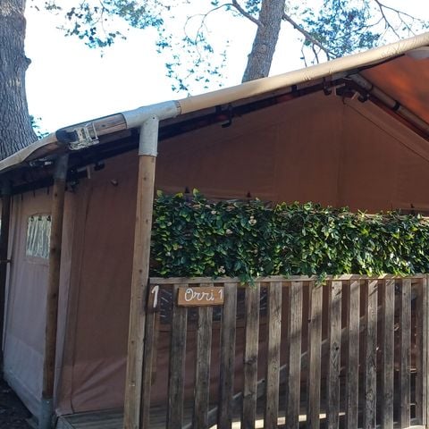 Tent 5 personen - Orri (zonder water, zonder sanitair) 5 personen - 2 slaapkamers