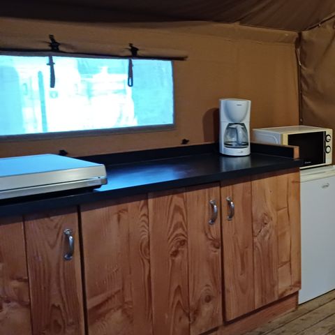 Tent 5 personen - Orri (geen water, geen sanitaire voorzieningen)