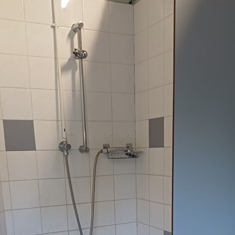 PIAZZOLA - Pacchetto comfort con tenda / roulotte + 1 auto + elettricità