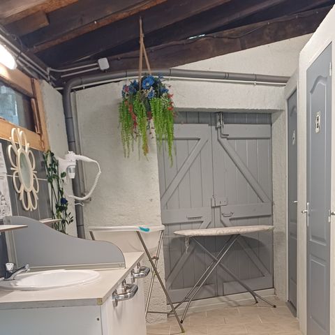 PIAZZOLA - Pacchetto comfort con tenda / roulotte + 1 auto + elettricità