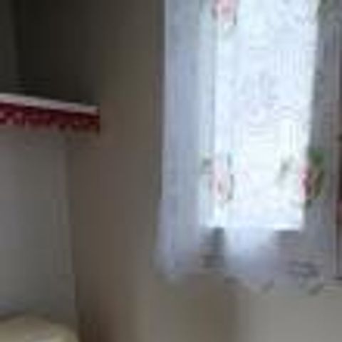 Mobile home 5 persons - IRIS mobile home – sleeps 5 (4 adults + 1 child under 9 years old, with a loft bed) – 2 bedrooms