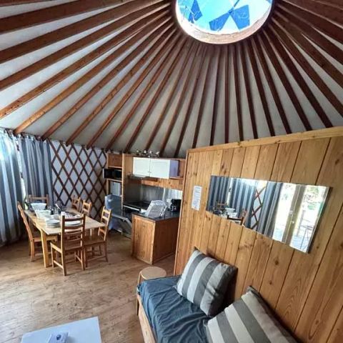 HÉBERGEMENT INSOLITE 8 personnes - YOURTE CLIMATISÉE 6/8 Pers