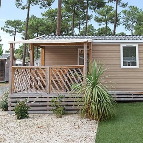 Stacaravan 4 personen - Comfort XL | 2 Slaapkamers | 4 Pers | Verhoogd terras | Airconditioning