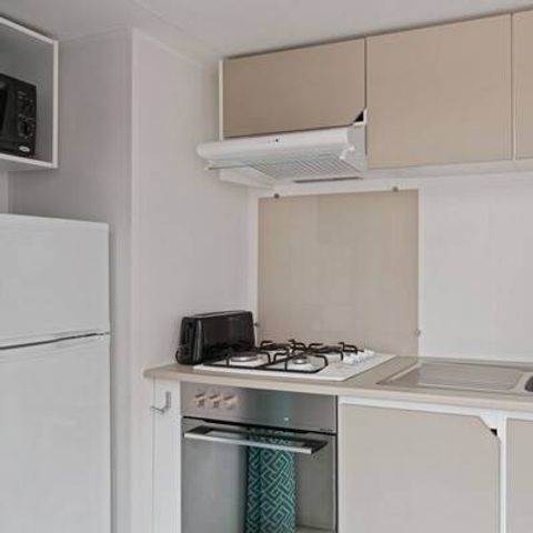 Mobilheim 6 Personen - Ultimate | 3 Zi. | 6 Pers. | Erhöhte Terrasse | 2 Bäder | Klimaanlage