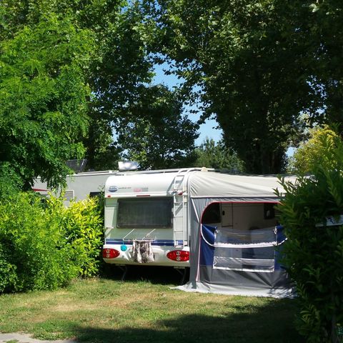 STAANPLAATS - Standplaats tent/caravan + voertuig