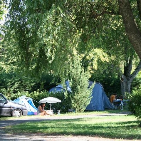 EMPLACEMENT - Emplacement tente / caravane + véhicule