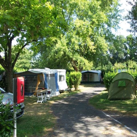 Stellplatz - Stellplatz Zelt / Wohnwagen + Fahrzeug