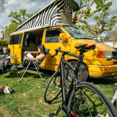 Kampeerplaats - Parcela + Caravana 70m
