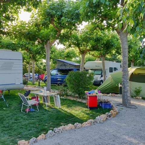 EMPLACEMENT - Parcela + Caravana 70m²