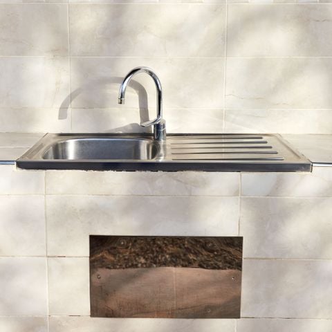 PIAZZOLA - Ampia piazzola con elettricità e acqua