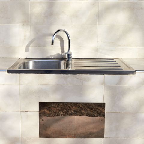 STAANPLAATS - Grote staanplaats met elektriciteit en water